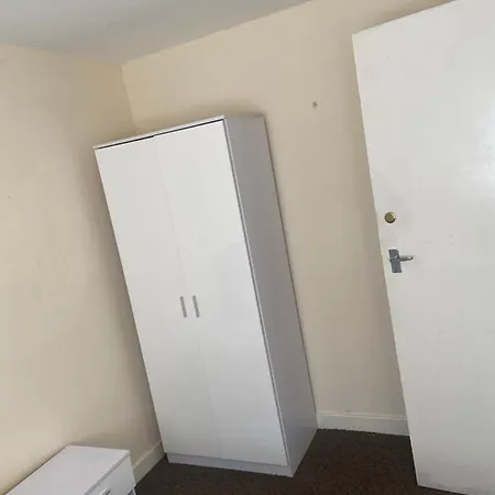 8 Challanor Road Guest house